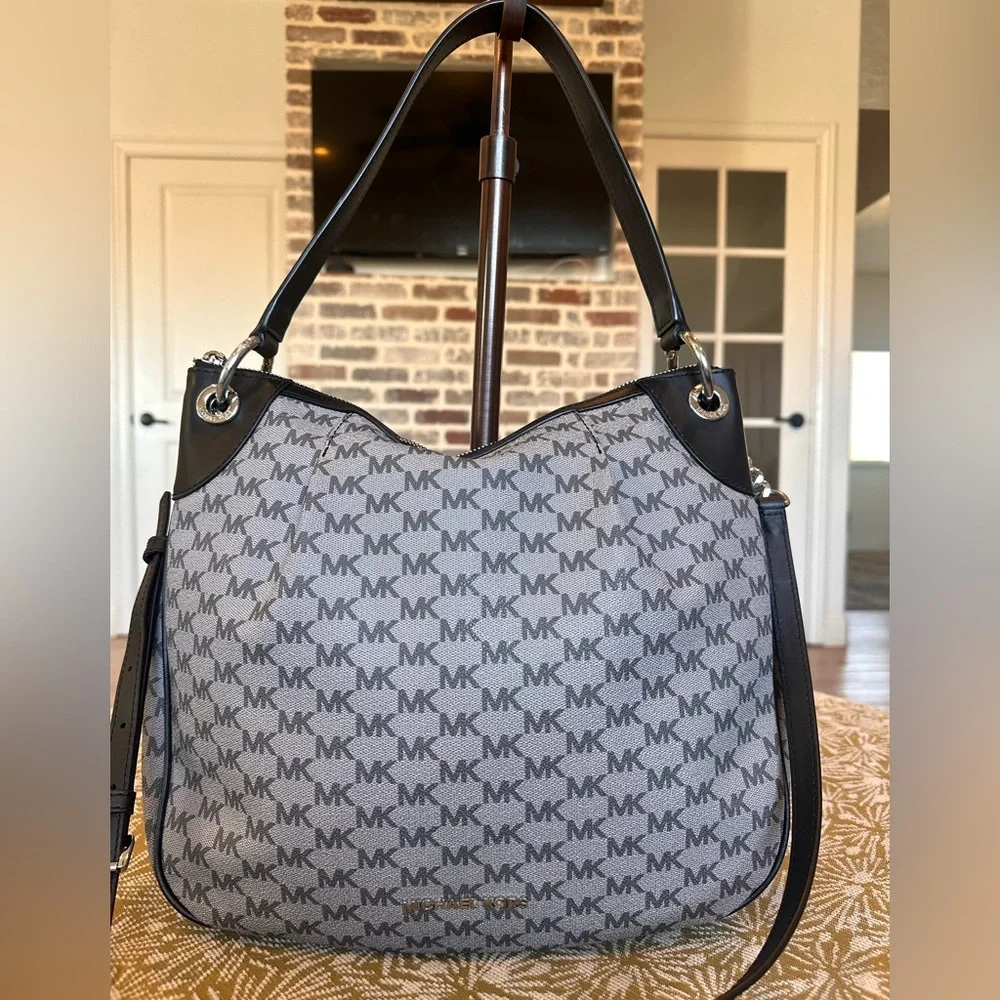Michael Kors Jet Set Large Convertible Shoulder Bag in grey and black - Picture 1 of 9